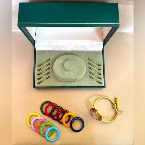 VINTAGE 14k Gold Statement GUCCI Watch Interchangeable Bezels *New Battery* - Picture 2 of 6